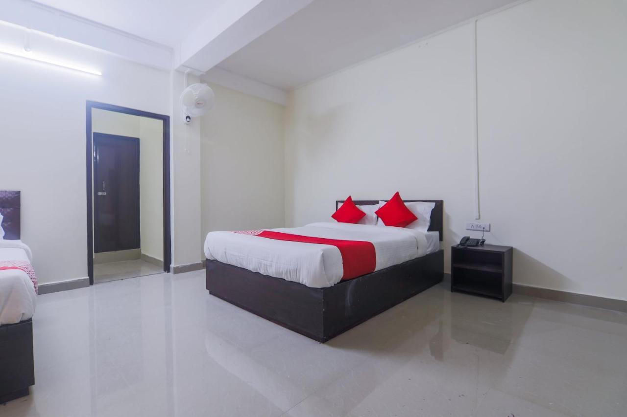 Oyo 18759 Nirvana Guest House ชิลลอง ภายนอก รูปภาพ
